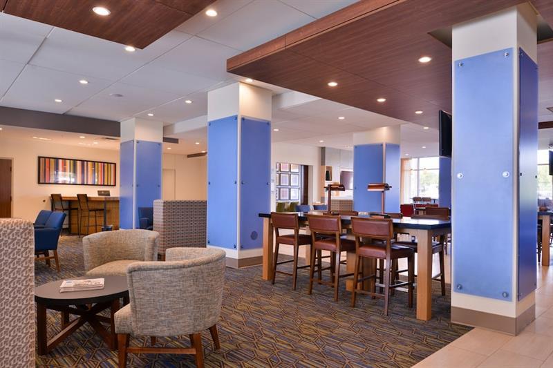 Holiday Inn Express & Suites Mall Of America - Msp Airport Bloomington Bagian luar foto