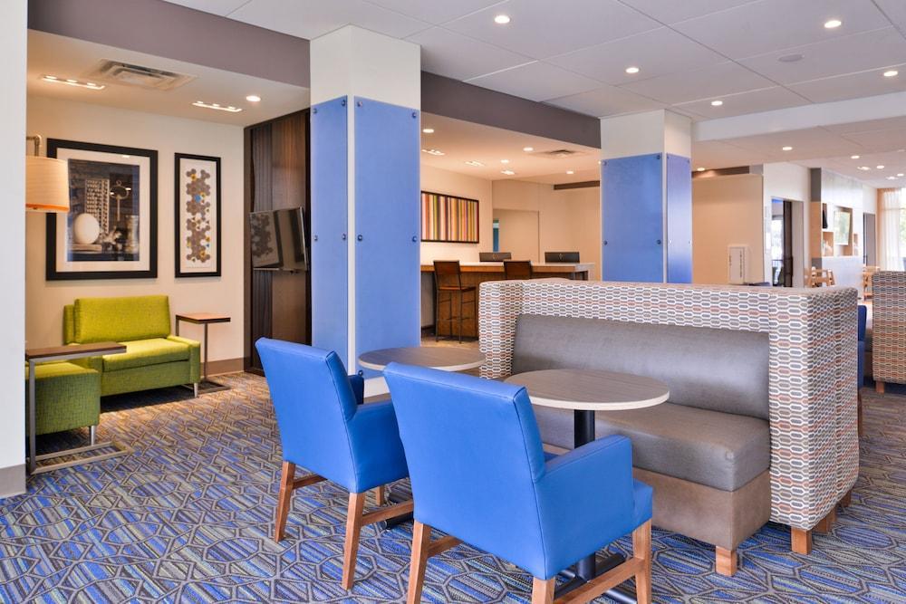 Holiday Inn Express & Suites Mall Of America - Msp Airport Bloomington Bagian luar foto